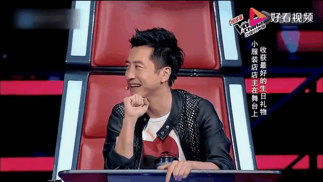 富联娱乐开-JackeyLove重返赛场,比赛规则变更首场状态出色,湖人观众沸腾!